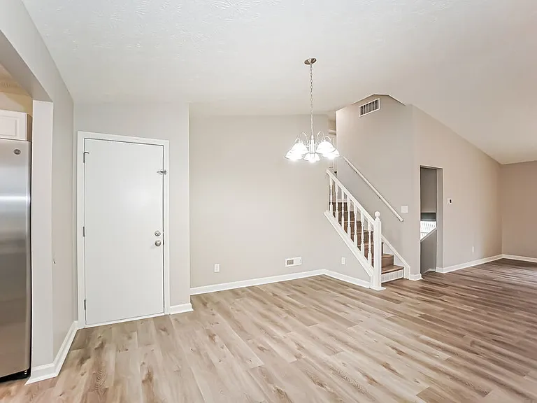 1531 Creekside Ln — Photo 9