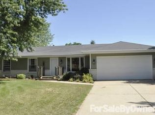 11751 Bend River Rd, Roscoe, IL 61073