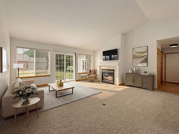 4th image of 900 Arbor Ave #18