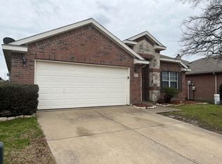1004 Camp Verde Dr, Forney, TX 75126