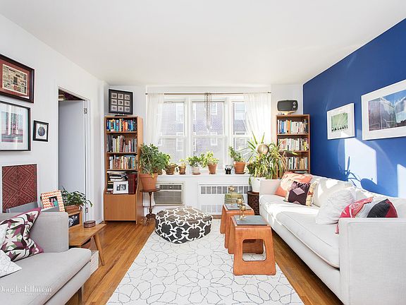 2nd image of 400 E 17th St APT 612