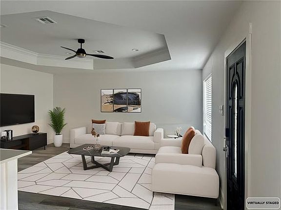 3rd image of 728 Camelia Ave