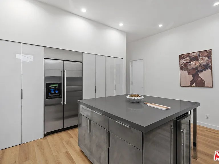 613 Westmount Dr — Photo 25