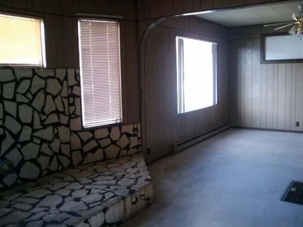 520 W 5th St, Anaconda, MT 59711