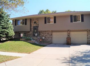1547 Hartland Rd, Lincoln, NE 68521