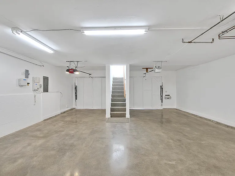 310 Bayview Dr — Photo 28