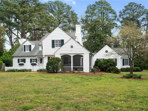 128 James River Dr, Newport News, VA 23601