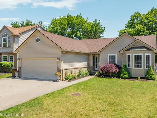 3172 Cedar Crest Dr, Troy, MI 48083