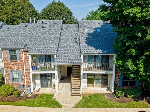 60 Taylor Dr, Franklin Twp., NJ 08823
