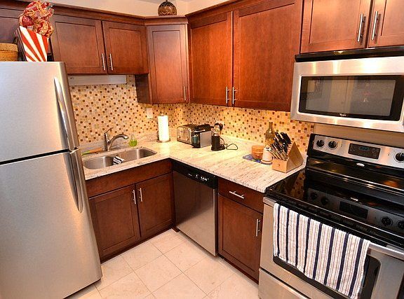 2nd image of 3550 N Lake Shore Dr APT 1418