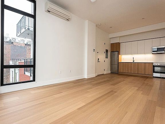 5th image of 420 Gates Ave #5F