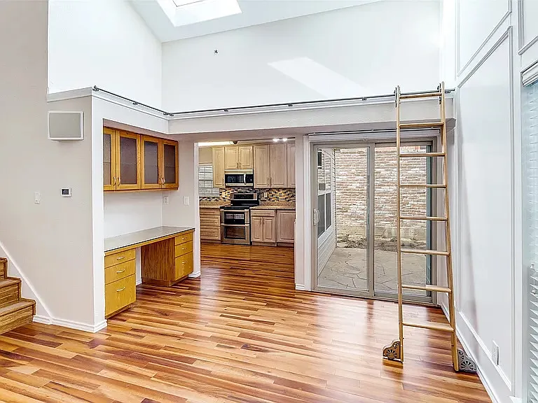 2 bed, 1171 sqft, $2,890 — Photo 3