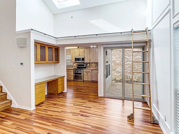 4th image of 3323 San Jacinto St