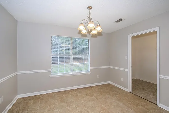 2819 Bradford Ct — Photo 5
