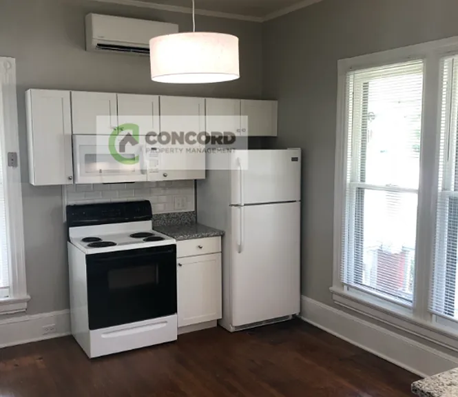 707 Summit Ave #4 — Photo 5