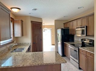 25 Meadowlark Dr, Hudson, WI 54016