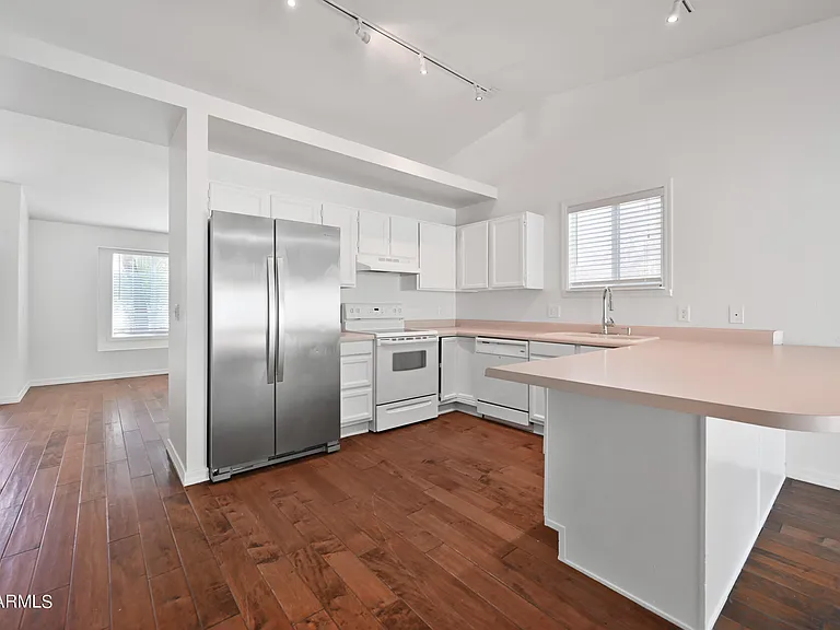313 S Ocean Dr — Photo 5