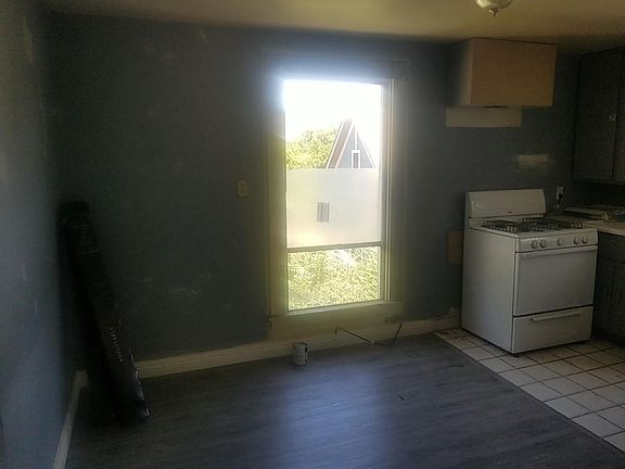 3rd image of 302 E Villa St #4