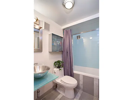 Sold by Douglas Elliman | media 18