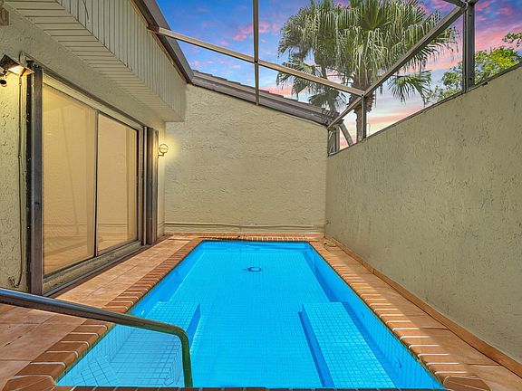 5th image of 3877 Estepona Avenue #9E1