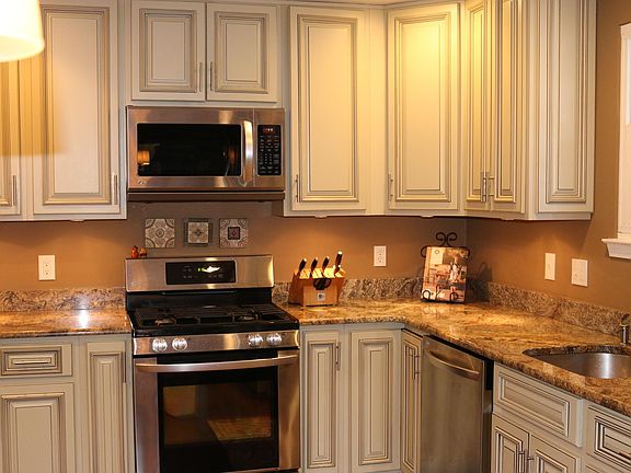 4th image of 5067 Coleridge Dr