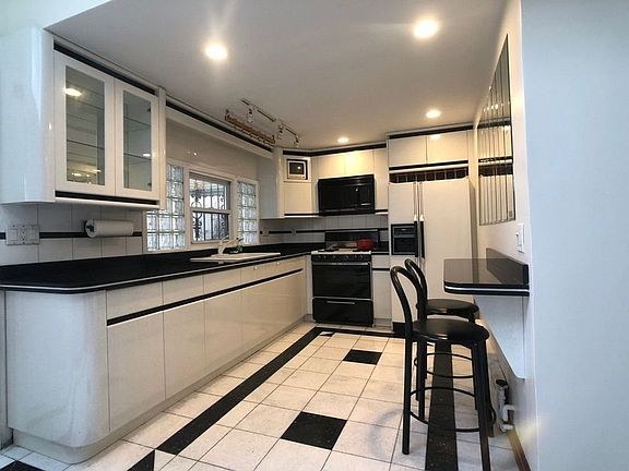2nd image of 3023 31st St #1