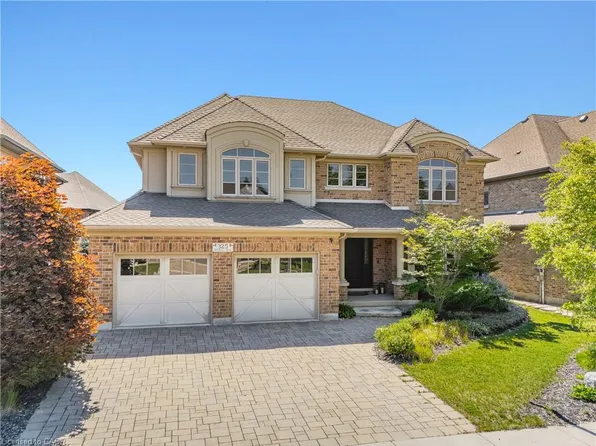 325 Deerfoot Trl, Waterloo, ON N2K 0B4