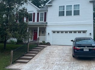 8664 Pohick Forest Ct, Springfield, VA 22153