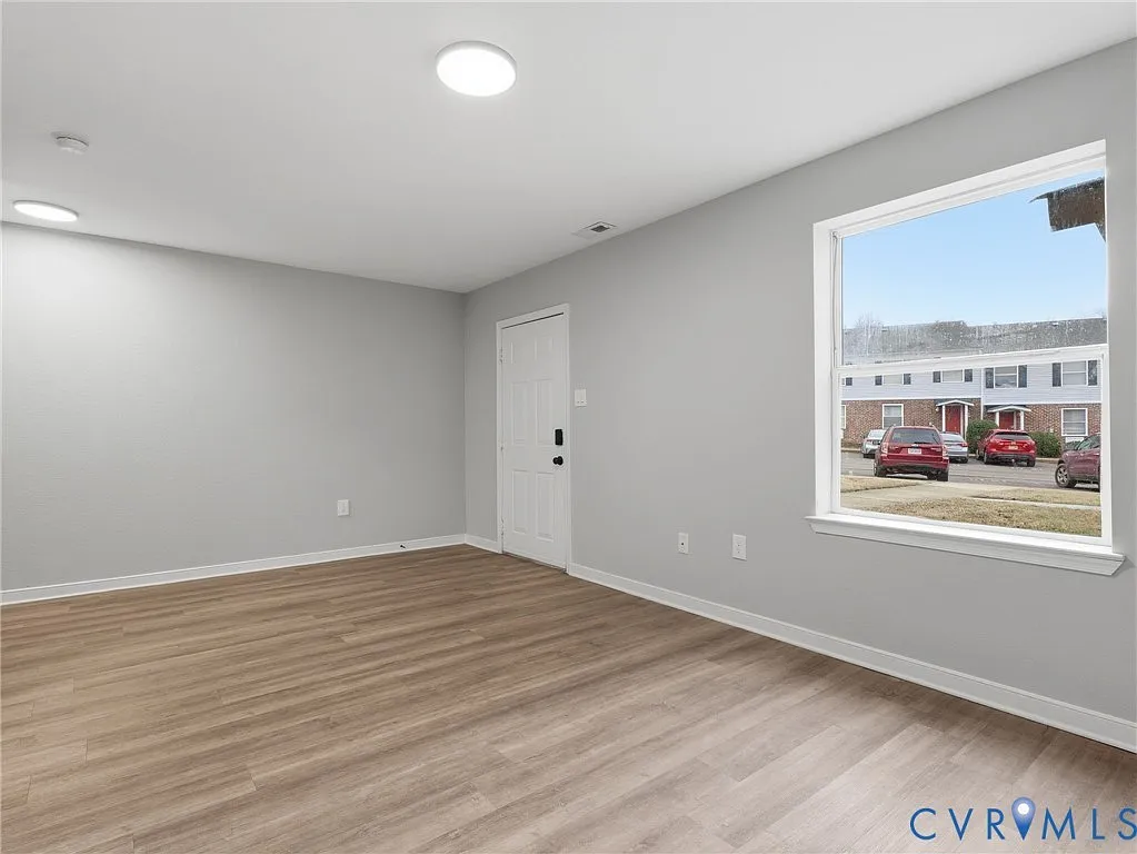 2 bed, 822 sqft, $1,400 — Photo 2