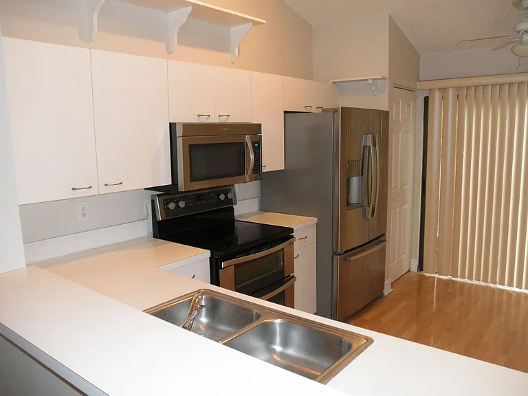 1004 Landings Blvd — Photo 11