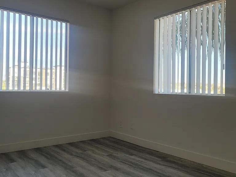 165 N Hoover St — Photo 87