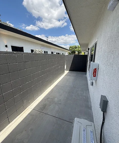 1509 N Hollywood Way #C — Photo 35