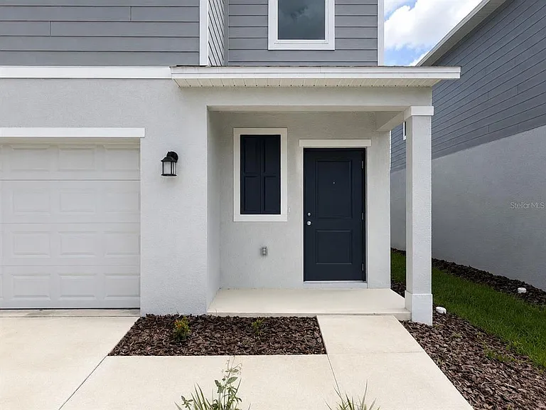 2420 Bluestone Rd — Photo 2