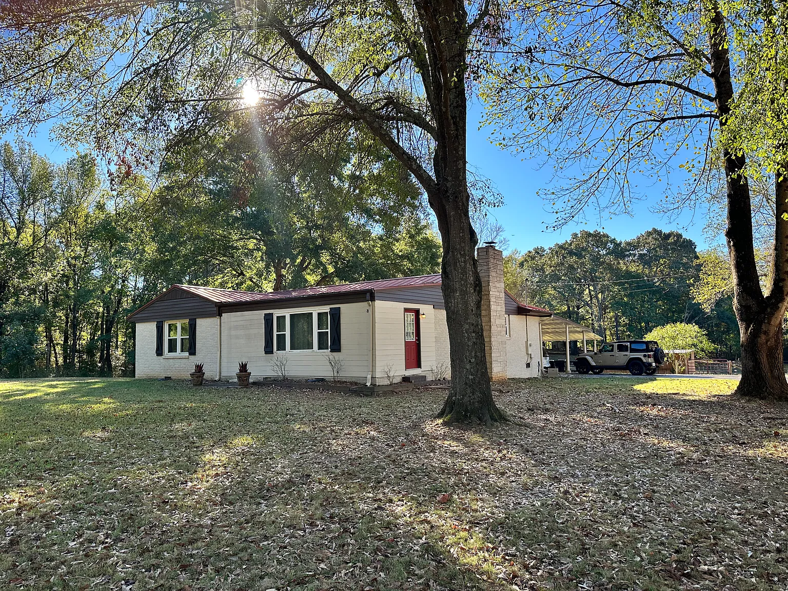3 bed, 1870 sqft, $2,000 — Photo 1