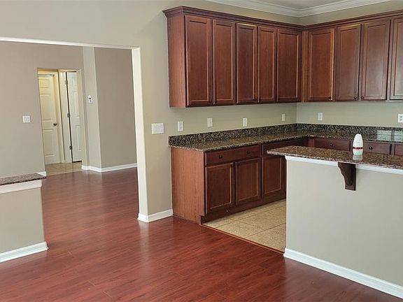 4th image of 1443 Hillview Ln