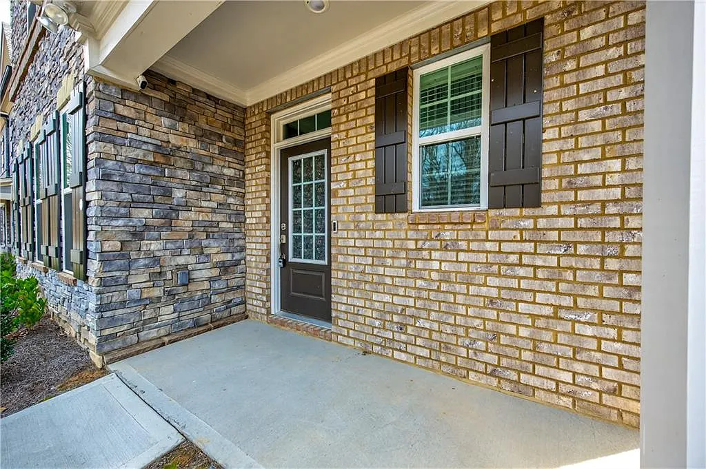 Building Photo - 1020 River Park Dr