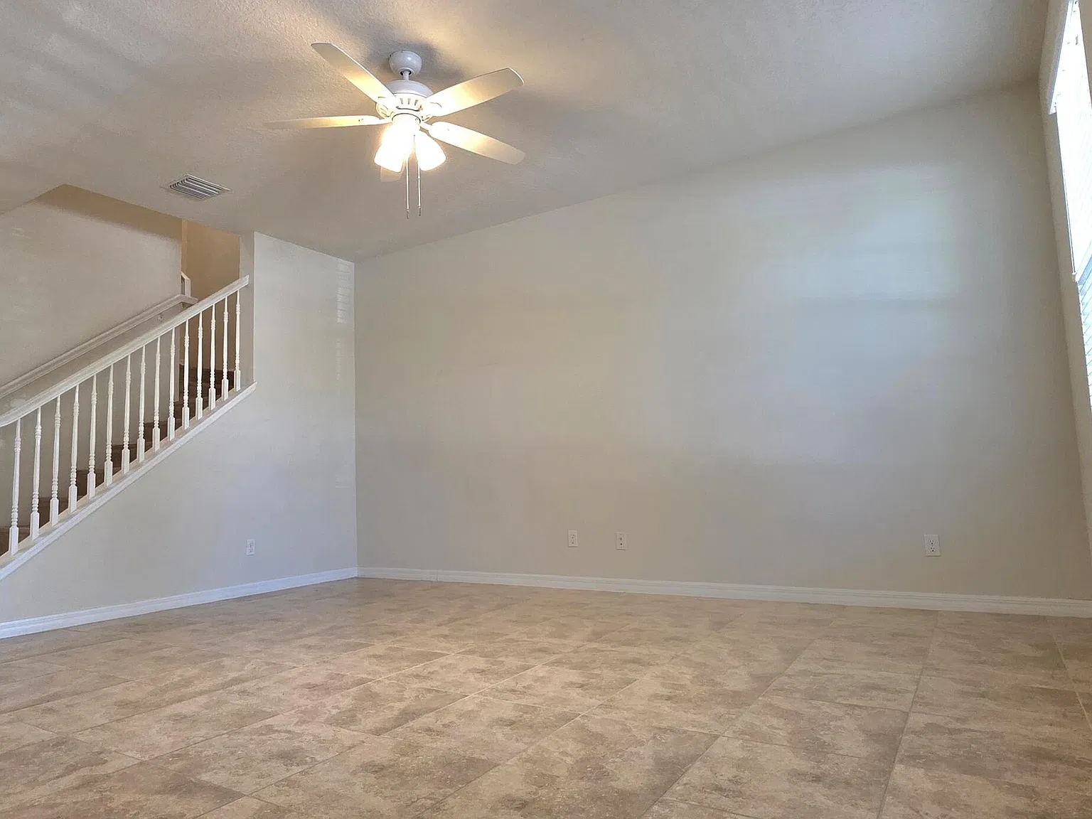 3 bed, 2.5 bath, 1890 sqft, $4,250 — Photo 2