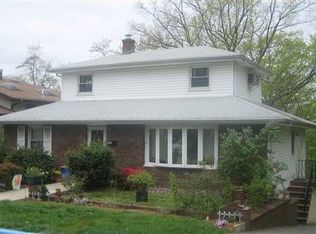 581 Stewart St, Ridgefield, NJ 07657