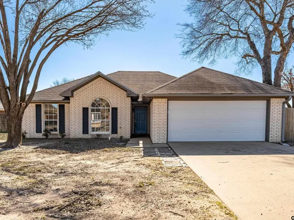 917 Redbud Ln, Bullard, TX 75757