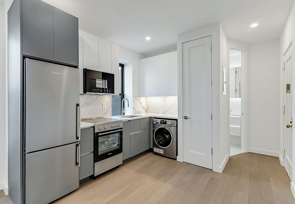 1st image of 19 Wyckoff St #8R