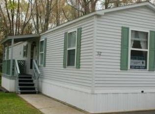 92 Maynard Dr, Topsham, ME 04086