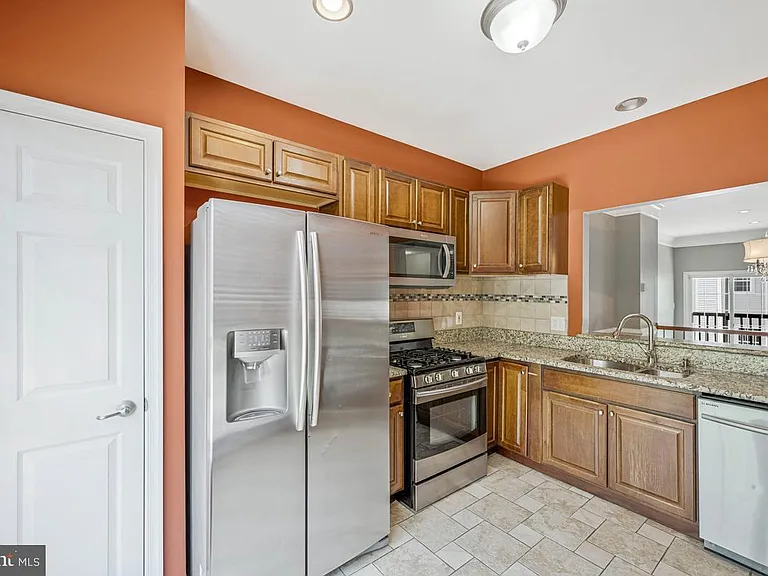 1815 Spanish Oak Ln — Photo 16