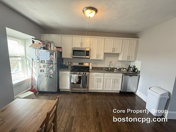5th image of 10 Cross St E APT 3