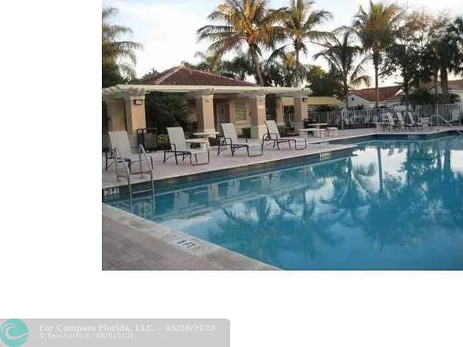 6062 SW 19th Ct — Photo 3