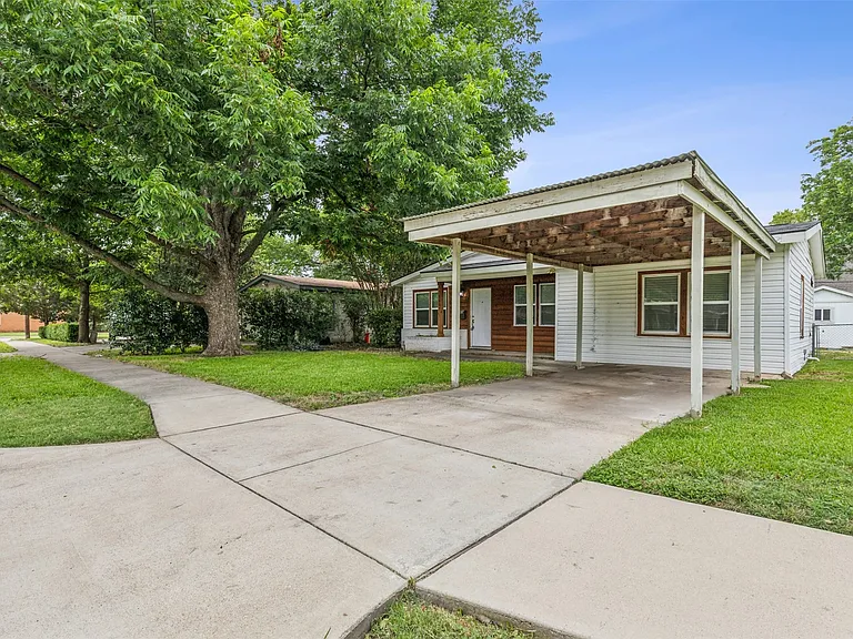 5805 Tracyne Dr — Photo 1