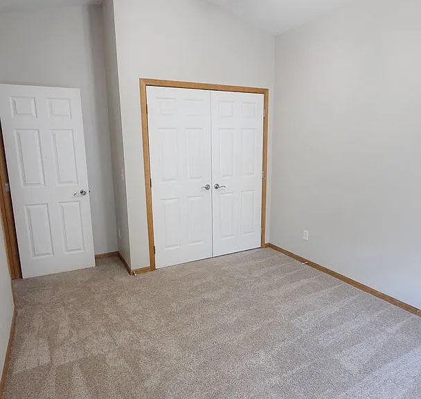 Meadow Court Apartments — Photo 10