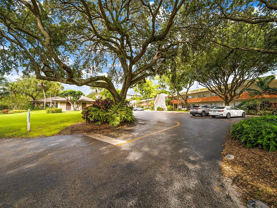 801 Cypress Blvd #107C