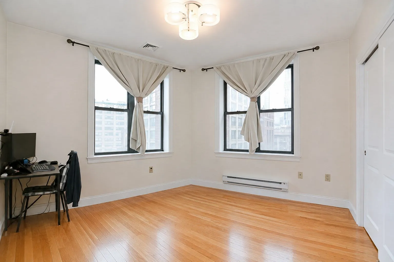 2 bed, 872 sqft, $3,650 — Photo 4