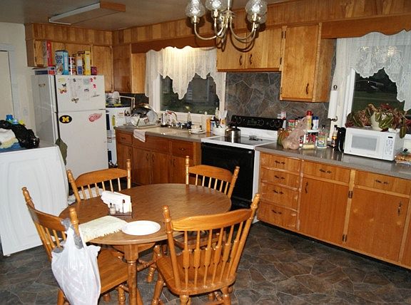 3rd image of 679 Old Highway 63