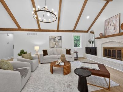 608 SW Montgomery Ave, Lees Summit, MO, 64081